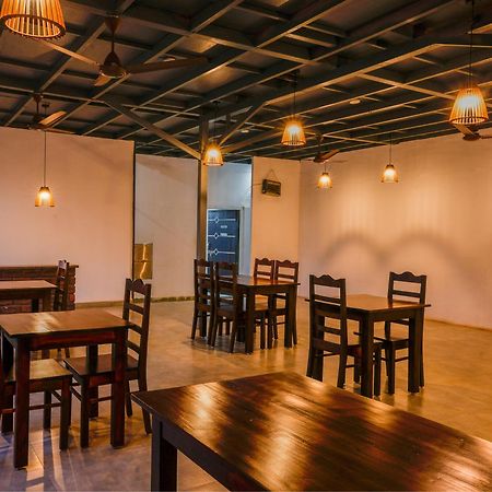 Lotus Feet Beach Resort Morjim Exterior foto